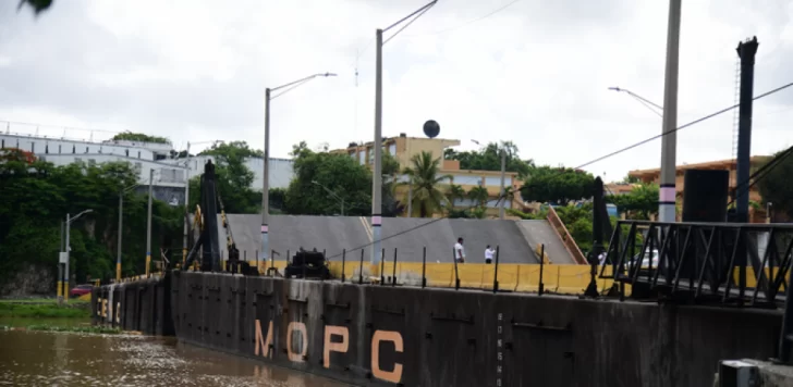 Obras Públicas anuncia el cierre del puente flotante por dos horas este sábado