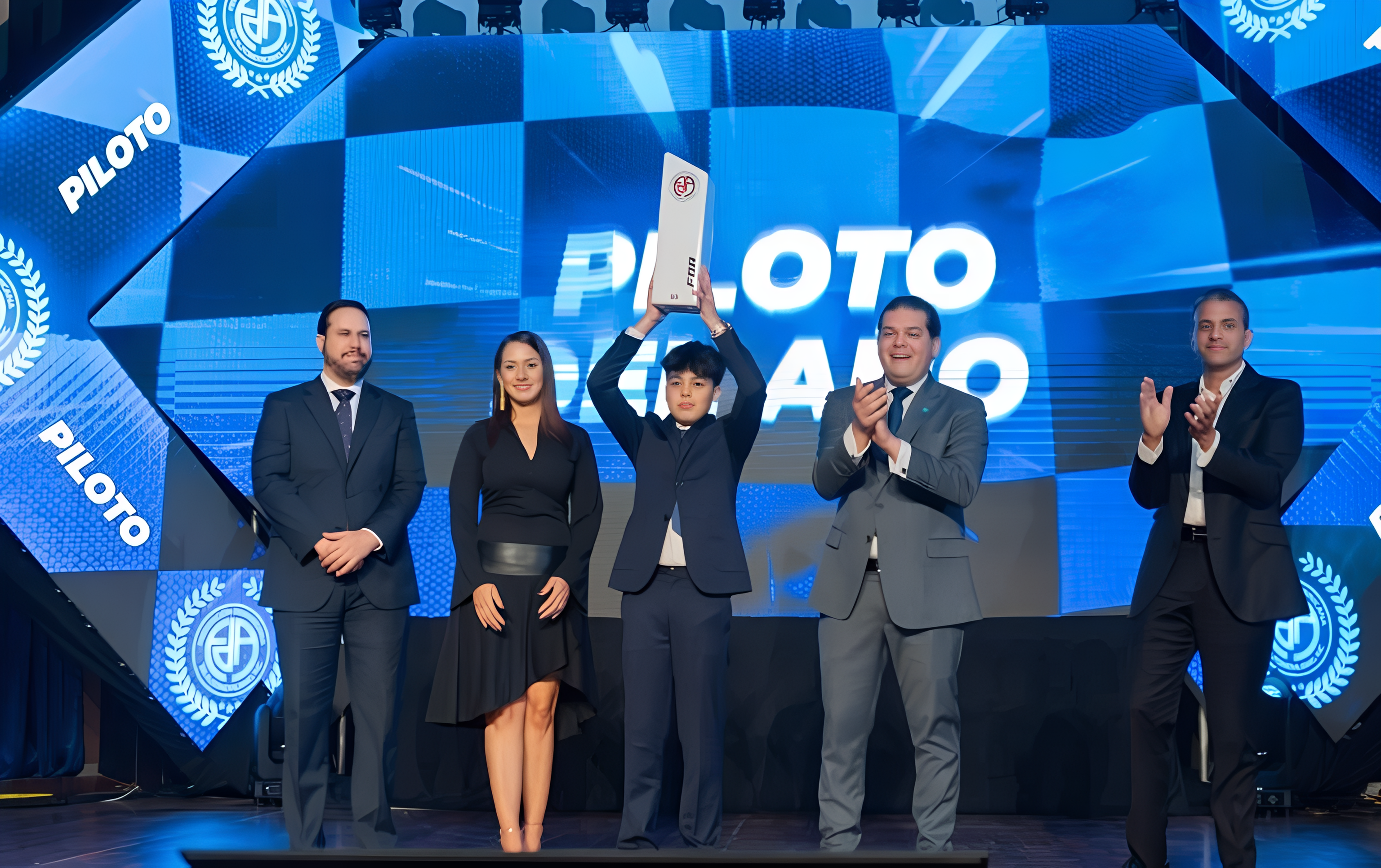 Felipe Benito Ramos se consagra como piloto del año en la gala de premiación de la FDA