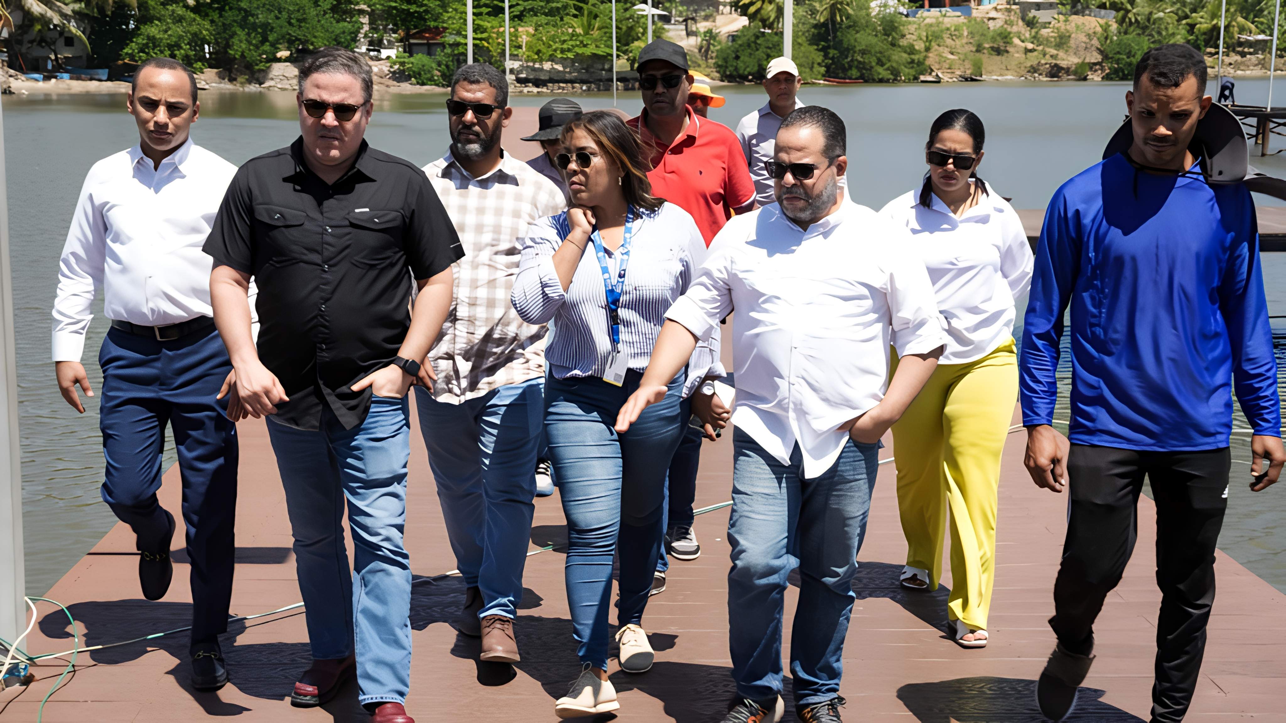 APORDOM realiza mantenimiento del muelle turístico y pesquero de Sánchez, Samaná