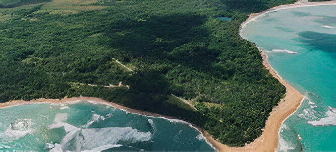Estudio evaluará impactos económicos del proyecto turístico Punta Bergantín en Villa Montellano