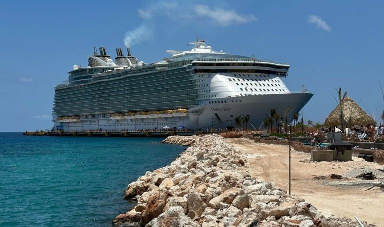Puerto de Cabo Rojo recibe los cruceros más grandes del mundo