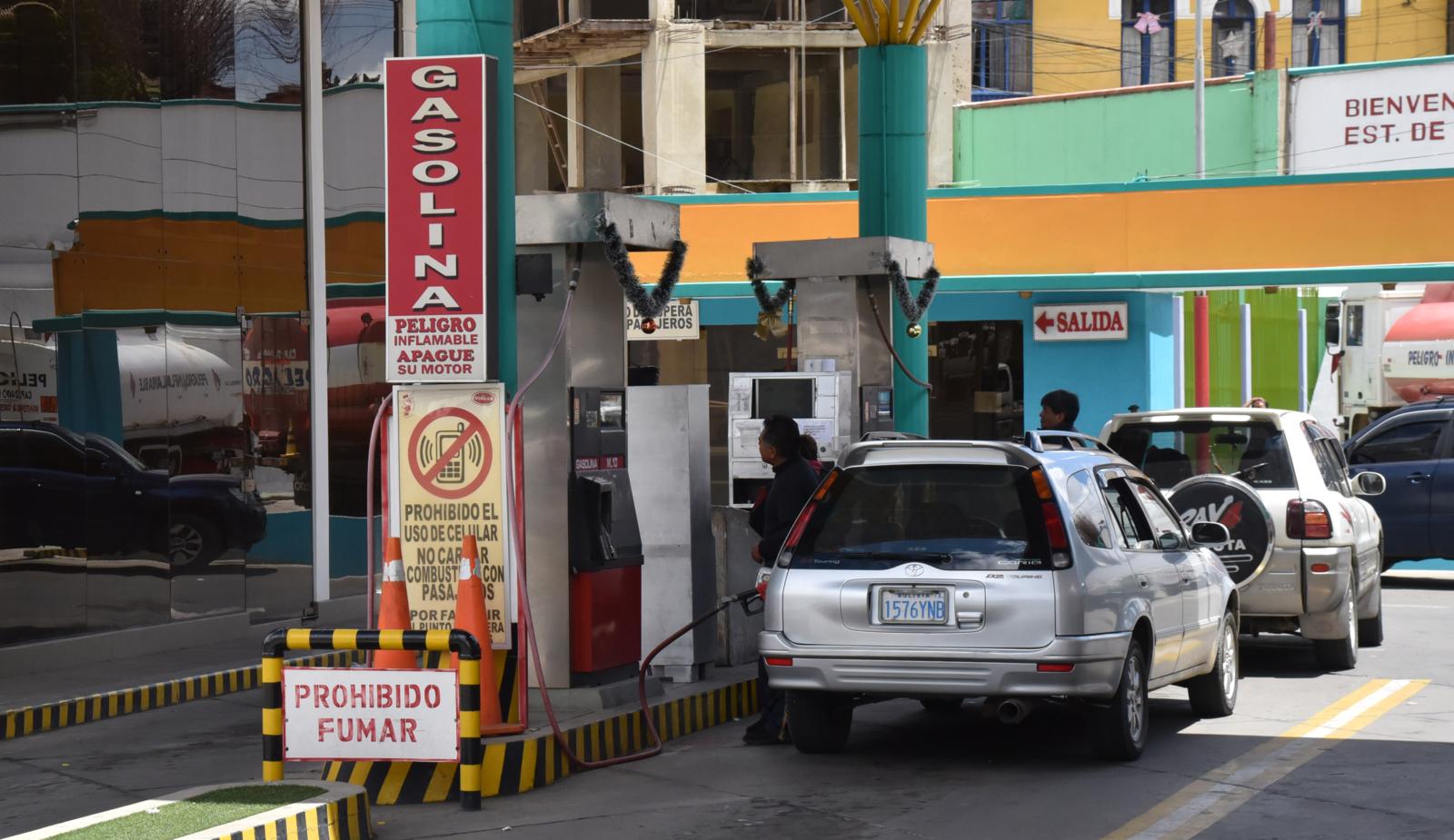 Prevalecen las protestas por escasez de combustible en Bolivia