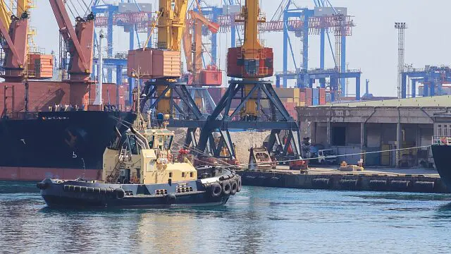 Perú anuncia inversión de 580 millones de dólares para modernizar cuatro puertos