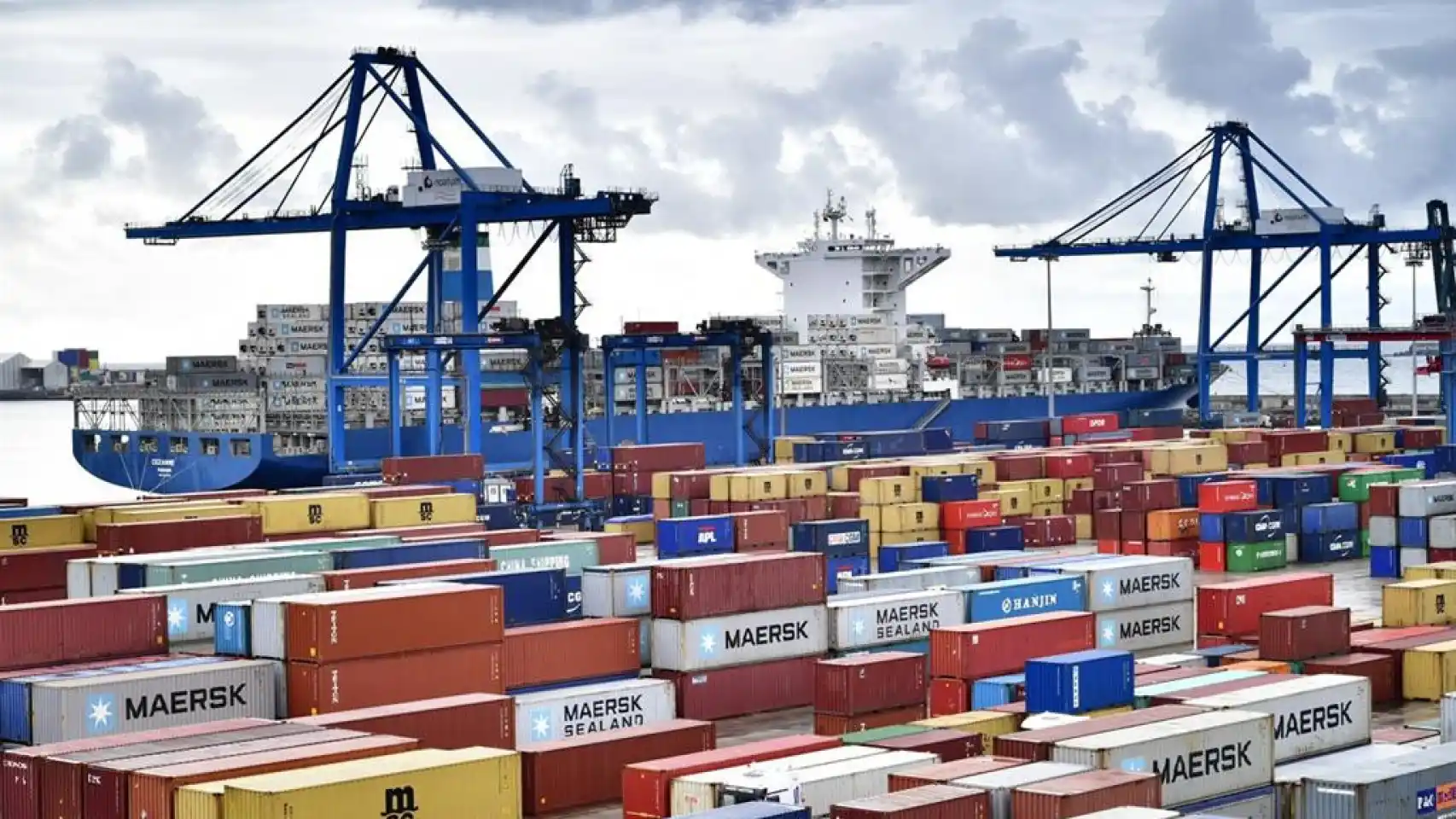 China supera previsiones en abril gracias a pausa arancelaria