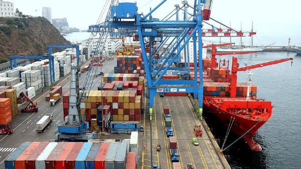 Guerra de aranceles e inestabilidad global afectan al tráfico en puertos españoles