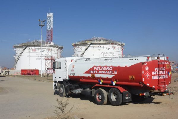 Estatal petrolera activa plan logístico para enfrentar efectos de bloqueos en Cochabamba