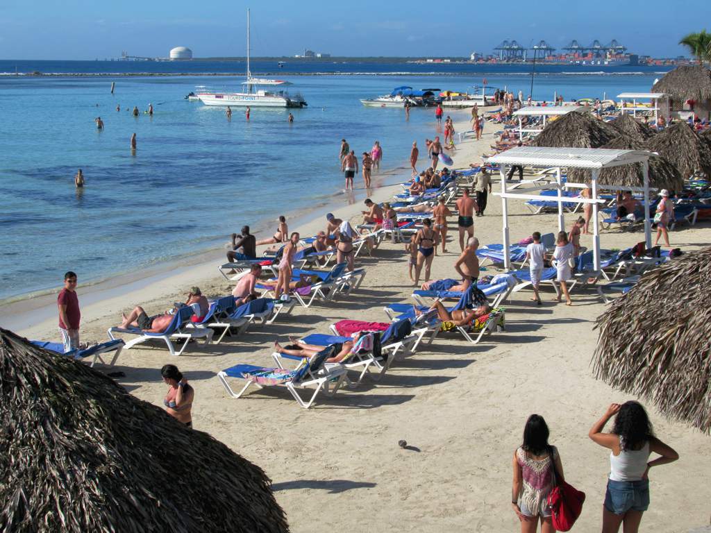RD mantendrá liderazgo turístico en el Caribe con aporte proyectado de RD$ 1.7 billones