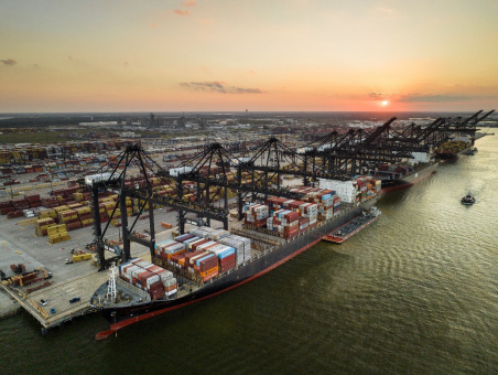 Puerto de Houston registra aumento de 12% en carga movilizada