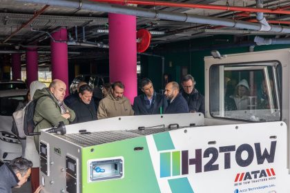 Puerto de Bilbao prueba tractor de remolque de hidrógeno H2TOW