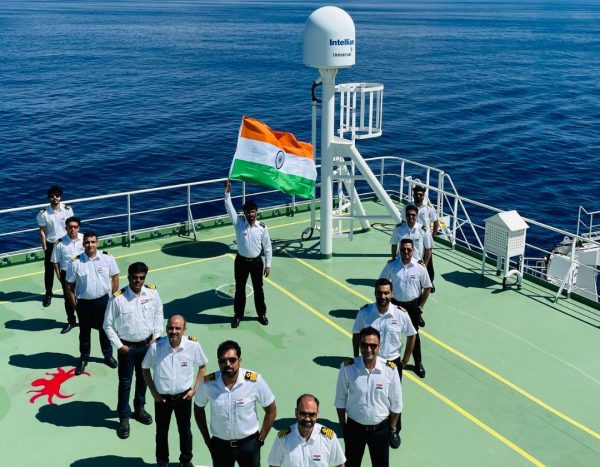 India avanza en entrada en operación de su primera naviera nacional