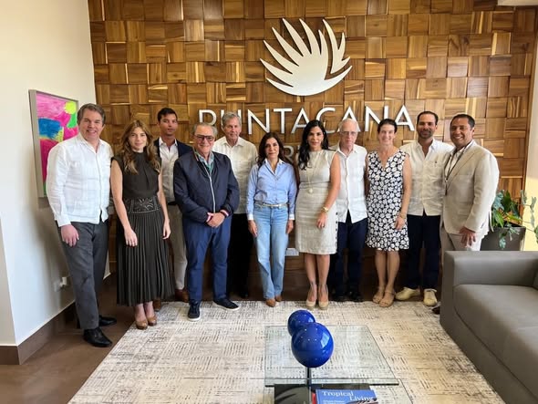 Embajadora Leah F. Campos gira visita a la cúpula del Grupo Puntacana