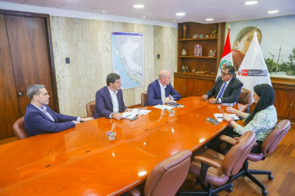 Gobierno del Perú impulsará transición energética para usar gas natural en transporte de carga pesada