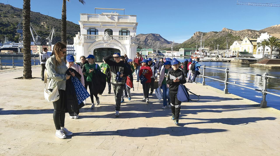 Más de 2.000 personas visitan el puerto de Cartagena con el programa ‘Conoce Tu Puerto’