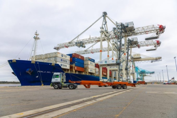 Entran en servicio las dos nuevas grúas portacontenedores en Jaxport