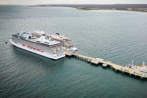 Dos grandes cruceros coinciden en Puerto Madryn