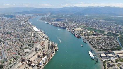 Saturación en puertos brasileños perjudica a exportadores cafeteros del país
