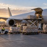La carga aérea mueve sus cargueros donde la demanda aprieta y los aviones escasean