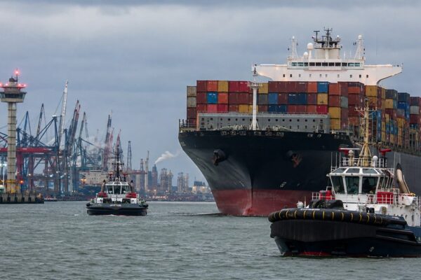 Huelga de remolcadores pone bajo presión a Rotterdam, Ámsterdam y Zeeland