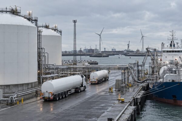 Esbjerg inicia una cadena comercial de CO₂ que une carretera, puerto y buque