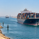 El tránsito de contenedores por Suez supera la mitad del nivel previo a la crisis