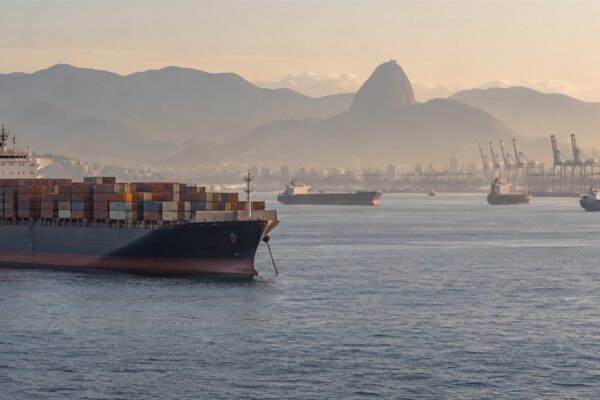Navegantes acumula cinco días de espera para atraque mientras la logística brasileña ajusta sus planes