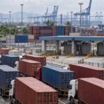 Agentes aduanales y camioneros paralizarán operaciones en puertos de Manila